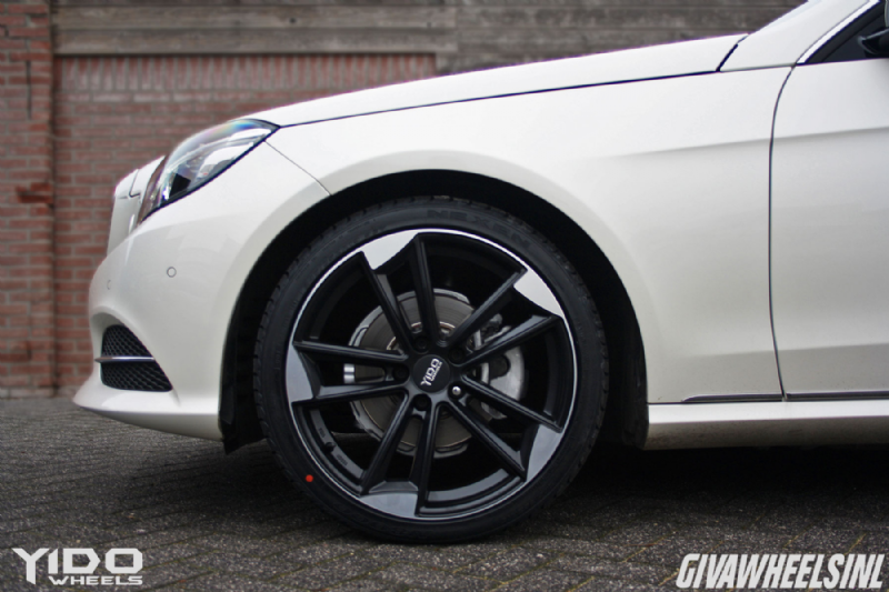 Mercedes-Benz met Yido Wheels velgen