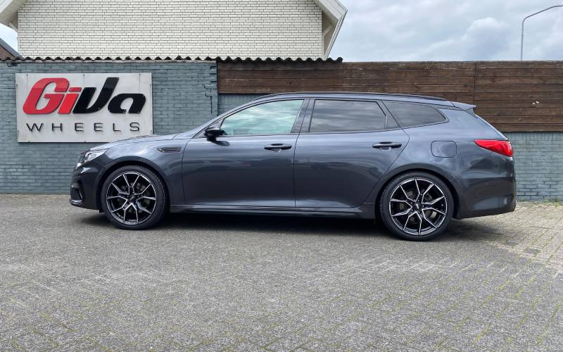 Kia Optima met CMS C33 velgen