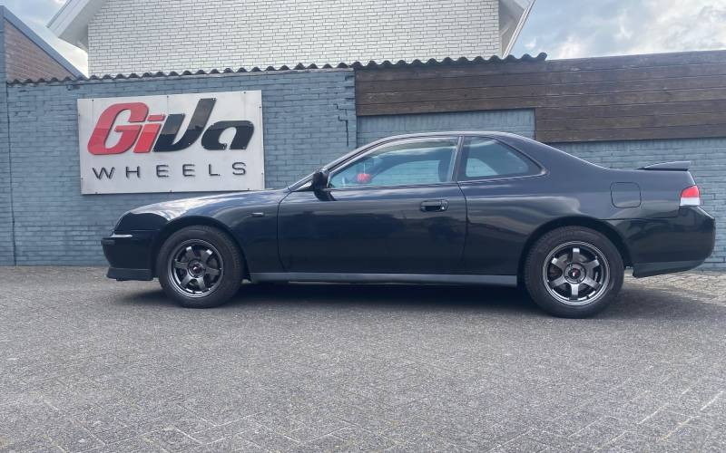 Honda Prelude met Japan Racing JR3 Blind velgen