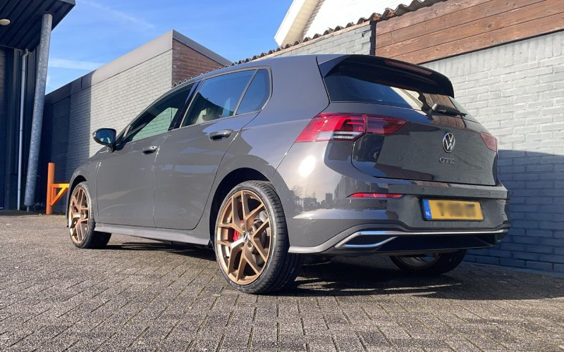 Volkswagen Golf met Borbet Y velgen