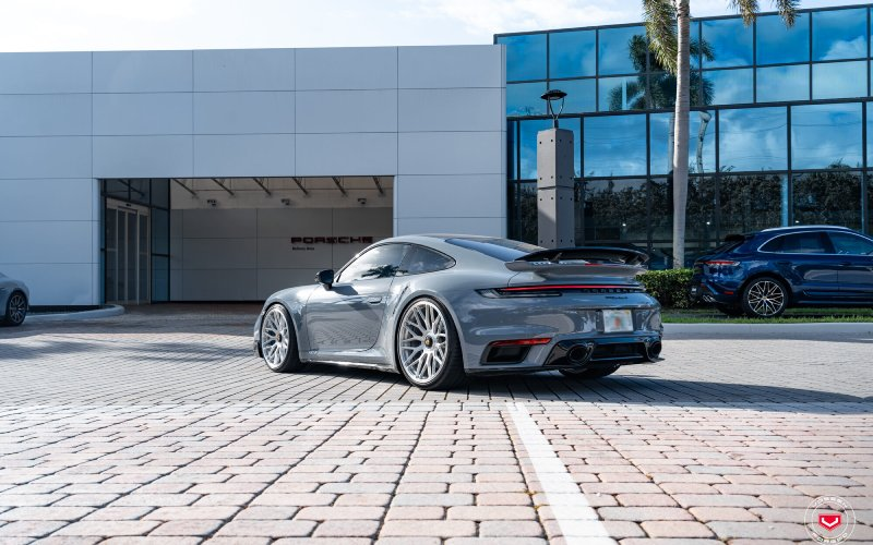 Porsche 911 met Vossen Wheels GEN-03 velgen