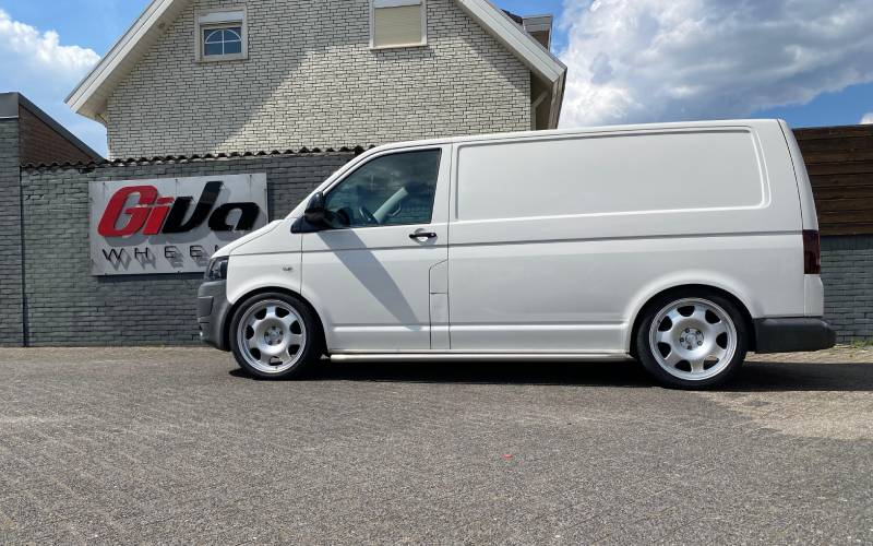 Volkswagen Transporter Multivan met Navis GP7 velgen