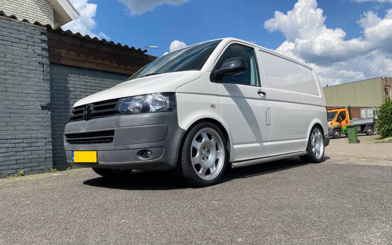 Volkswagen Transporter Multivan met Navis GP7 velgen