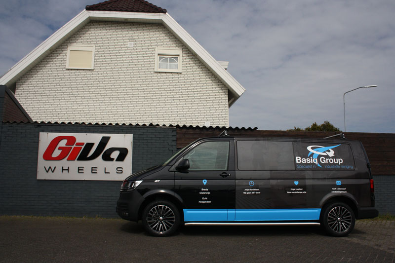 Volkswagen Transporter met Devoted Wheels Multivan velgen