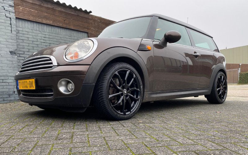 Mini Clubman met RC Design RC34 velgen