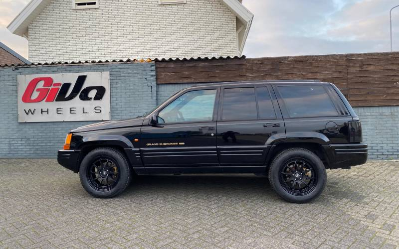 Jeep Grand Cherokee met ESR Wheels CS12 velgen