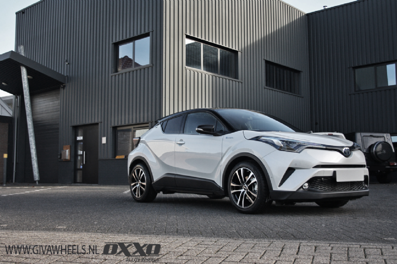 Toyota met OXXO velgen