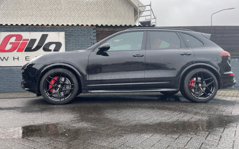 Porsche Cayenne met Concaver Wheels CVR2 (Flow Forged) velgen