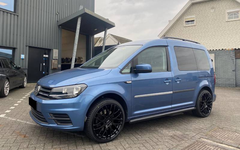 Volkswagen Caddy met Platin P70 velgen