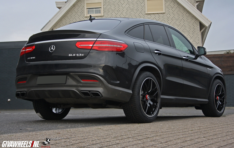 Mercedes-Benz GLE Coupe met Devoted Wheels Stuttgart Y Spoke velgen