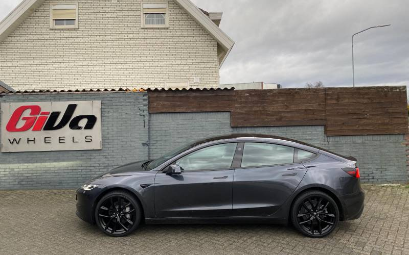 Tesla Model 3 met Devoted Wheels Lightning velgen