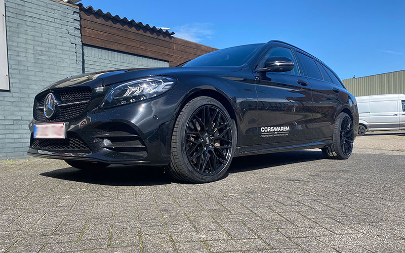 Mercedes-Benz C-Class met Bola B17 velgen