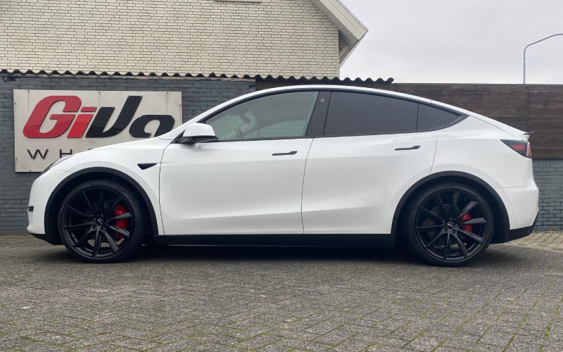 Tesla Model Y met Monaco GP6 velgen