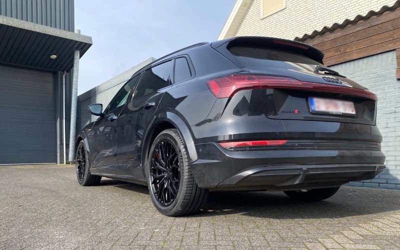 Audi e-tron met Concaver Wheels CVR1 (Flow Forged) velgen