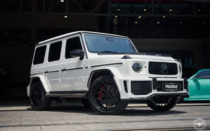 Mercedes-Benz G-Class met Vossen Wheels UV-1 velgen