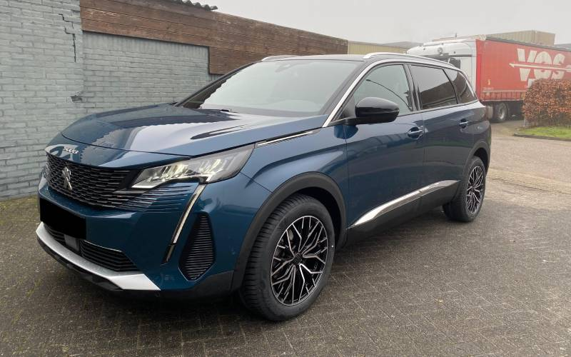 Peugeot 5008 met 2DRV by Wheelworld WH37 velgen