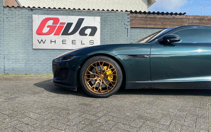 Jaguar F-Type met Concaver Wheels CVR1 velgen