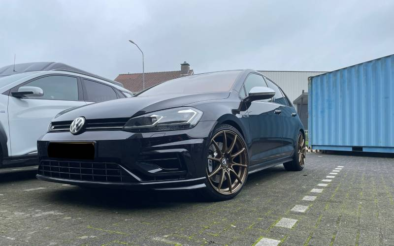 Volkswagen Golf met Tomason TN25 Super Light velgen