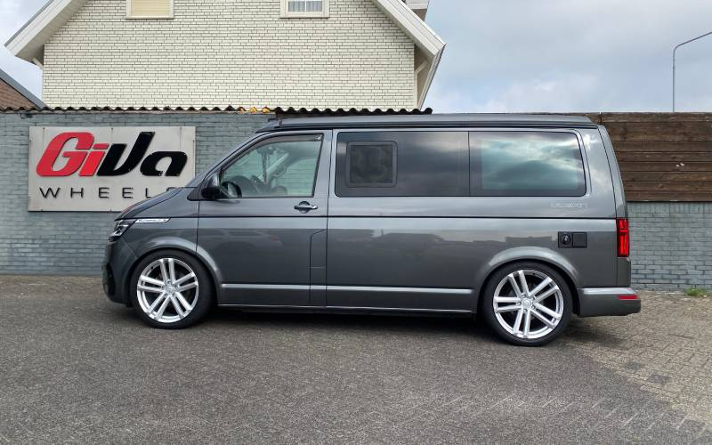 Volkswagen Transporter Multivan met Navis Twin-5 velgen