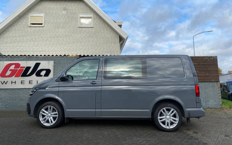 Volkswagen Transporter met Rial X10 velgen