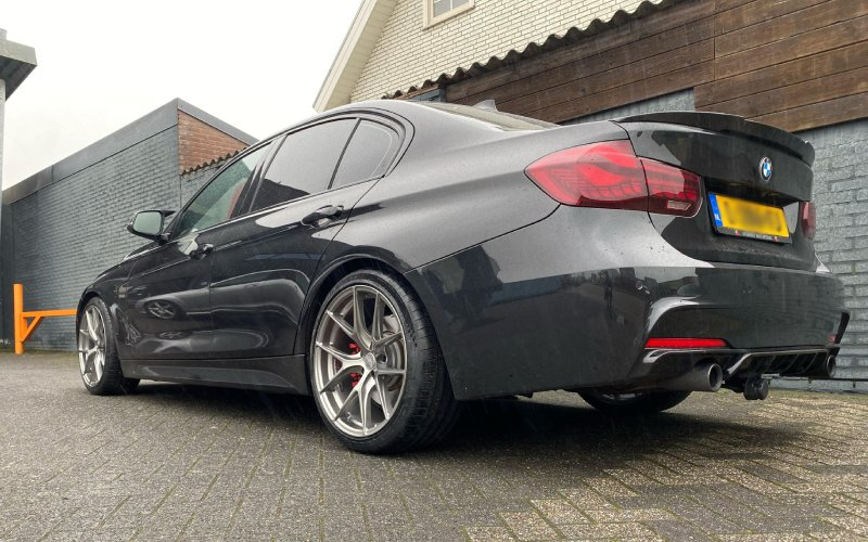 BMW 3-Serie met Judd T325 (Flow Forged) velgen