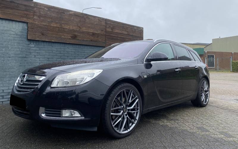 Opel Insignia met Damina Performance DM08 velgen