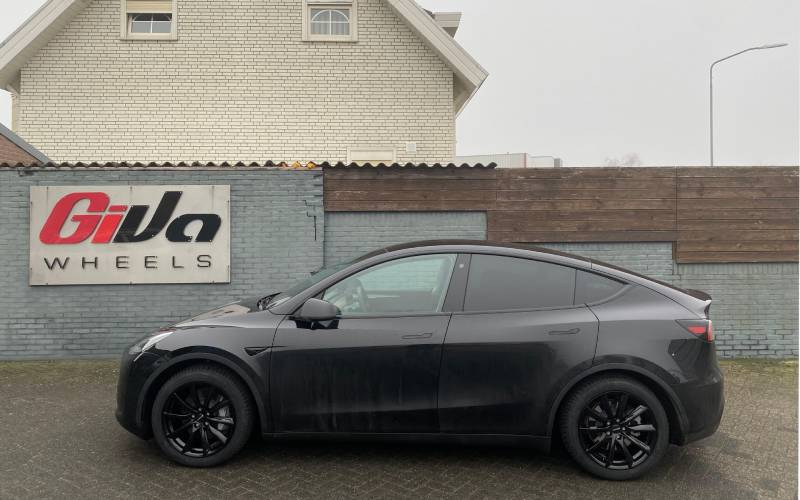 Tesla Model Y met Monaco GP6 velgen