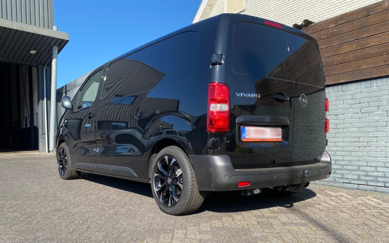 Opel Vivaro met Wolfrace Assassin GT2 velgen