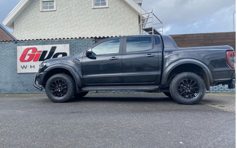 Ford Ranger met Platin P86 6H velgen