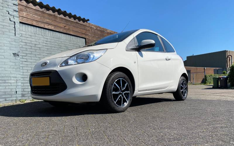 Ford Ka met Dezent TN velgen