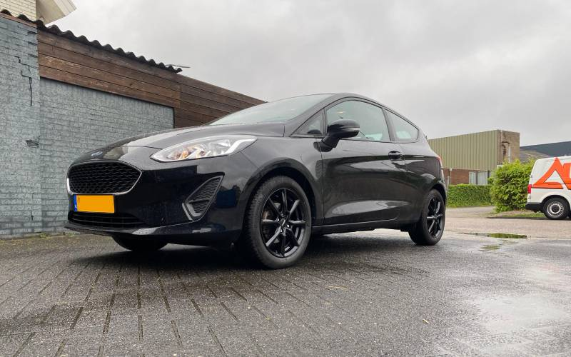 Ford Fiesta met Dezent TN velgen