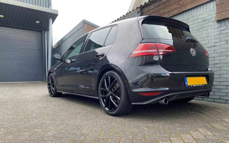 Volkswagen Golf met Monaco CL2 5H velgen