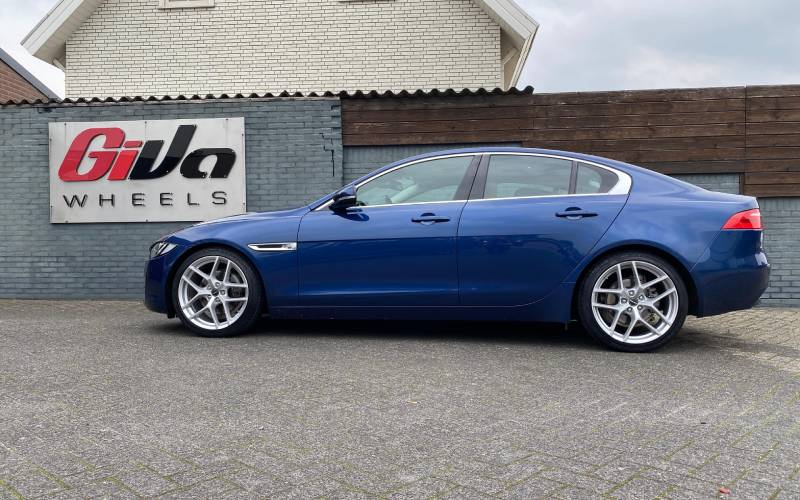 Jaguar XE met Borbet Y velgen