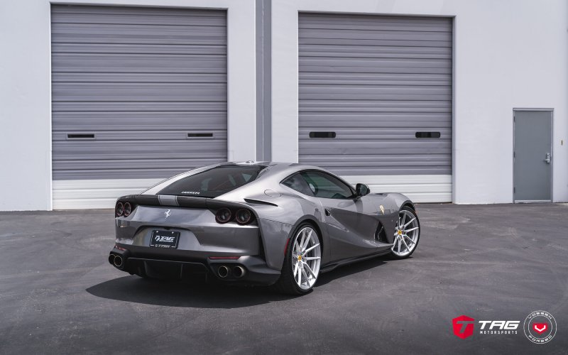 Ferrari 812 met Vossen Wheels NF9 velgen