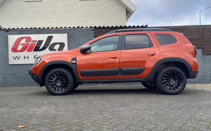 Dacia Duster met CVR Wheels CVR6 velgen