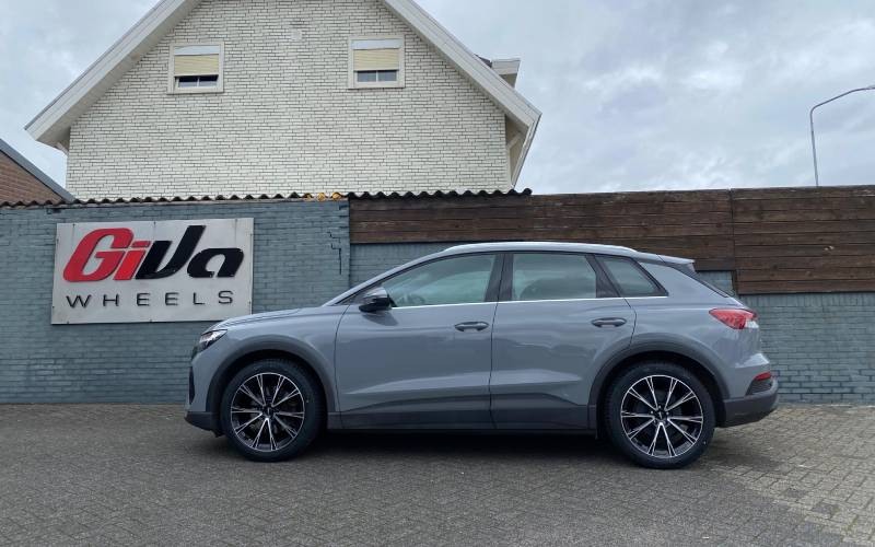 Audi Q4 e-tron met Dezent AR velgen