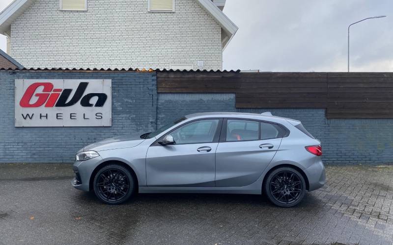 BMW 1-Serie met Carmani CA18 Knut velgen