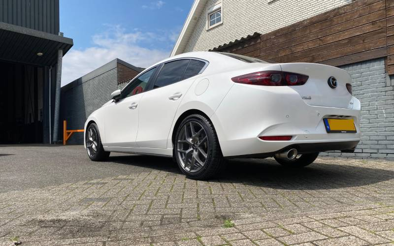 Mazda 3 met Borbet Y velgen