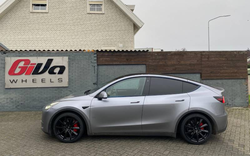 Tesla Model Y met Monaco GP6 velgen