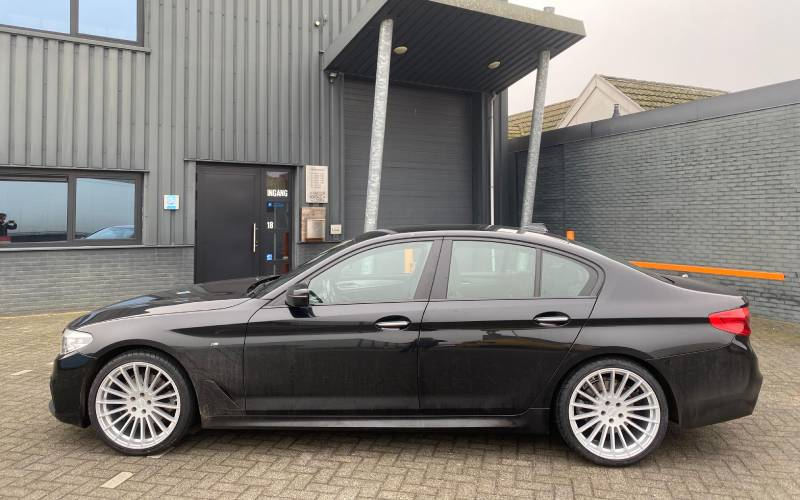 BMW 5-Serie met Haxer A1227 velgen