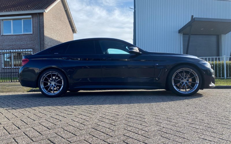 BMW 4-serie met Japan Racing JR37 velgen