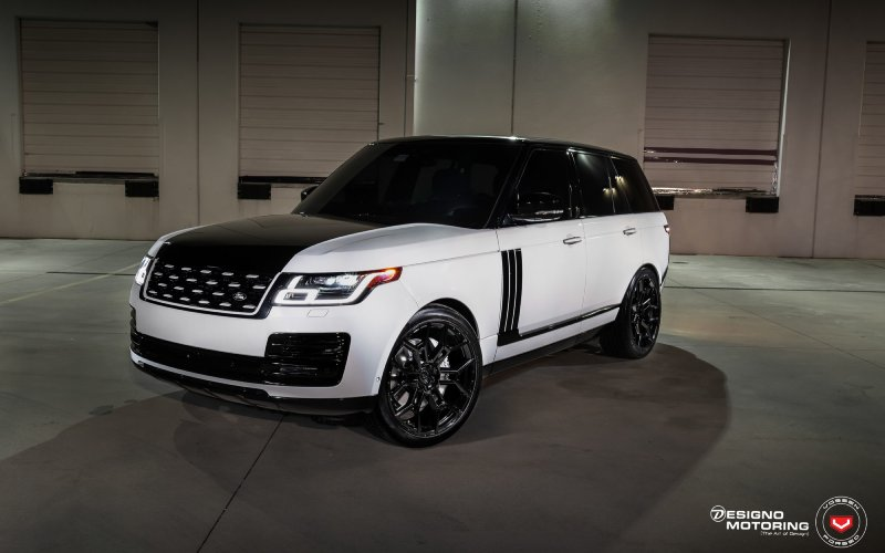 Land Rover Range Rover met Vossen Wheels UV-4 velgen