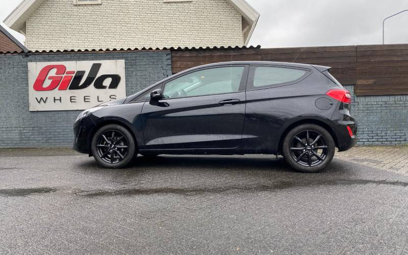 Ford Fiesta met Dezent TN velgen