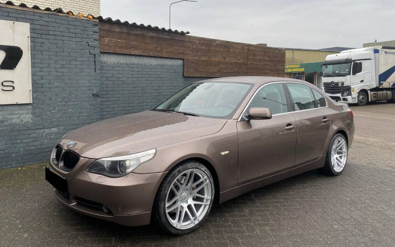 BMW 5-Serie met Haxer HX020 velgen