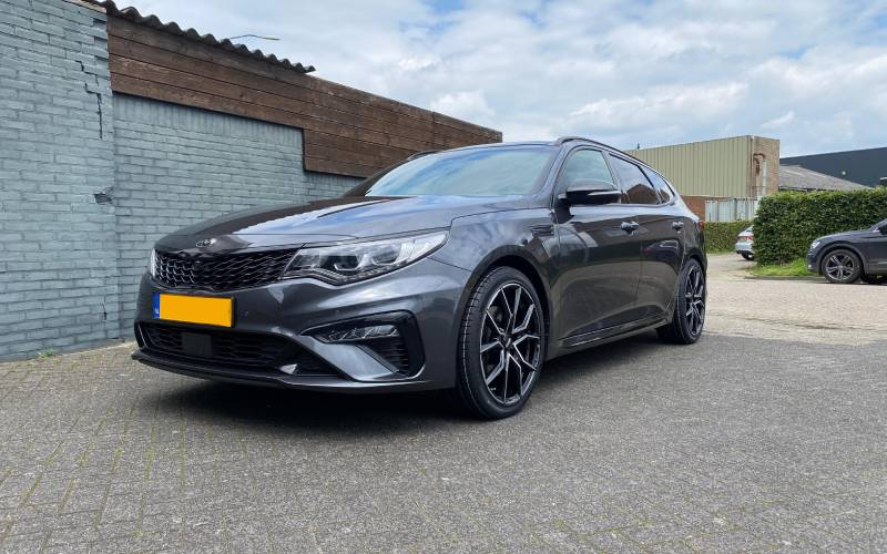 Kia Optima met CMS C33 velgen