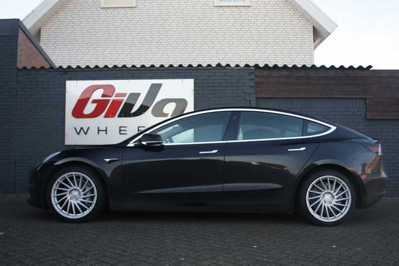 Tesla Model 3 met Keskin KT17 Hurricane velgen