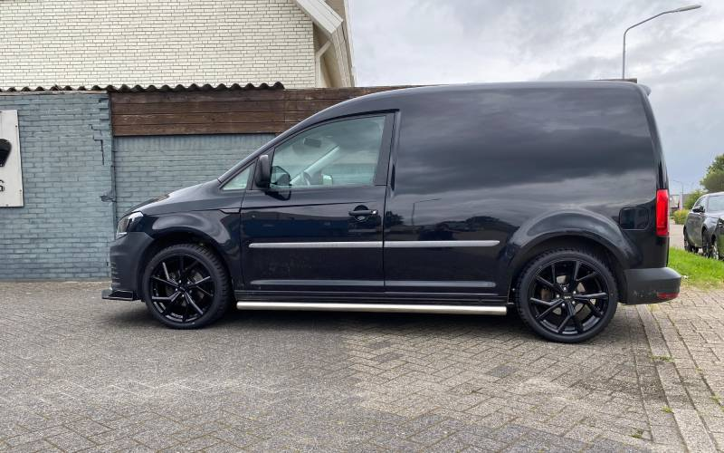 Volkswagen Caddy met Platin P115 velgen