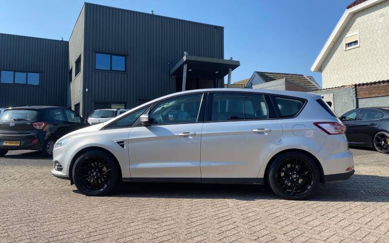 Ford S-Max met Mille Miglia MM1020 velgen