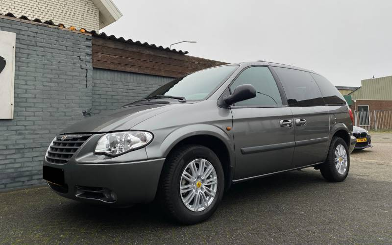 Chrysler Voyager met MAM A4 velgen