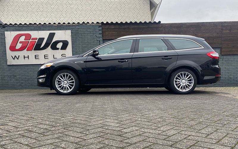 Ford Mondeo met CMS C23 velgen